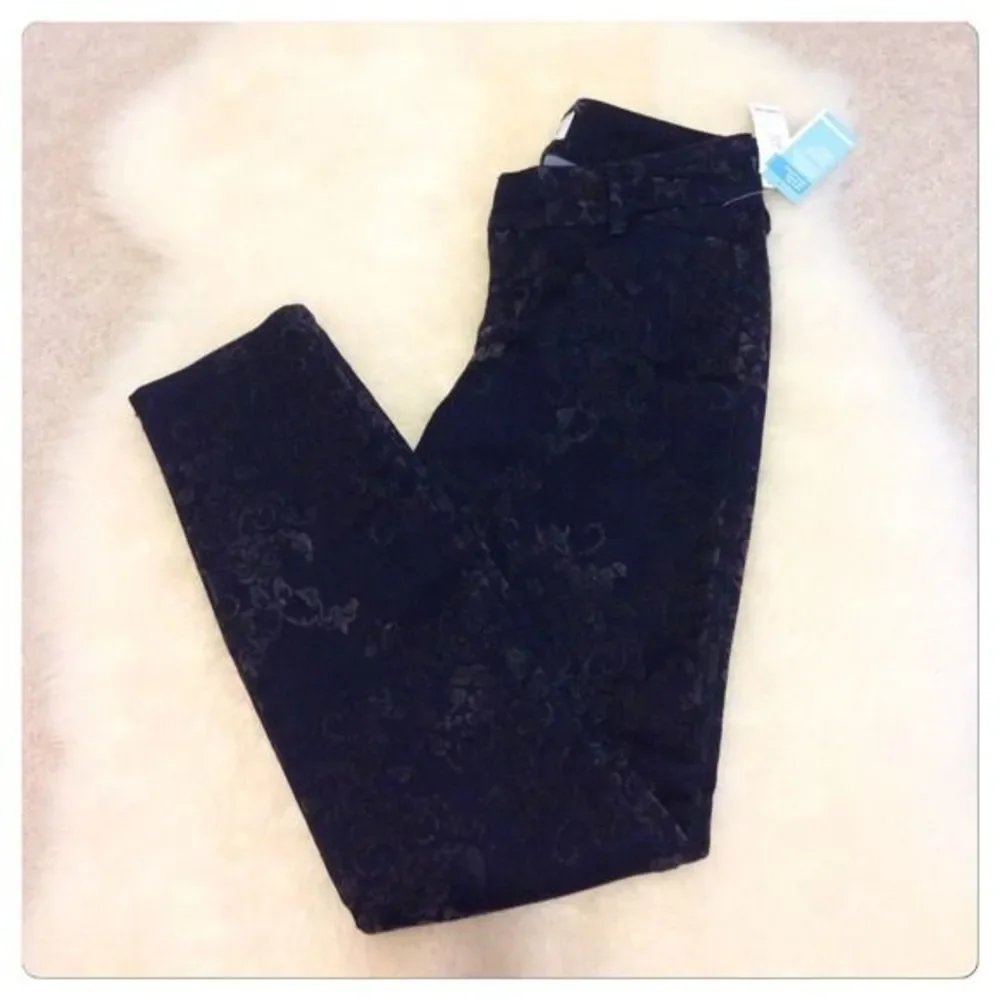 🌷Old Navy Pants🌷 - Picture 2 of 4